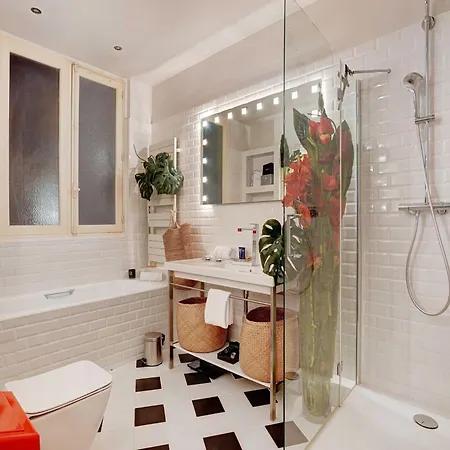Superbe Haussmannien 4br 10p Parc Monceau Parigi